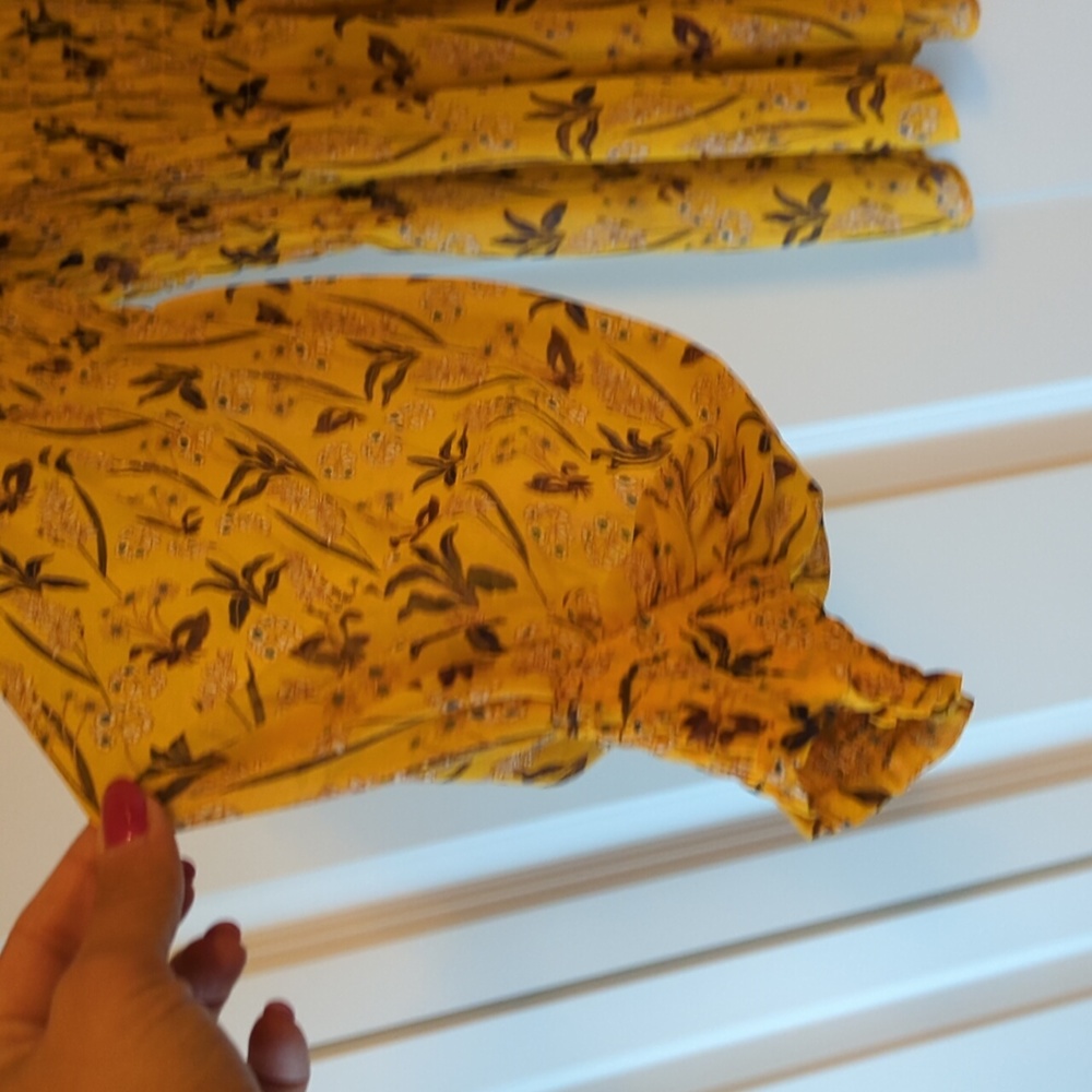 Yellow, Floral, Billowy Sleeve Boho Style Top Rose and Olive Size XL - Picture 3 of 3